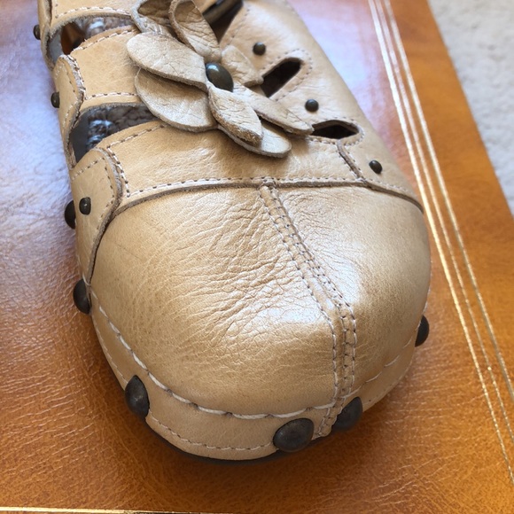 Turkish Tan genuine leather clogs. Size 6.5 - Picture 5 of 11